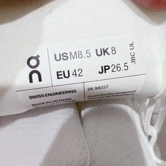 On Cloud Cloudnova Running Shoe Sneaker Undyed-White Mens Size US 8.5 - Picture 10 of 10